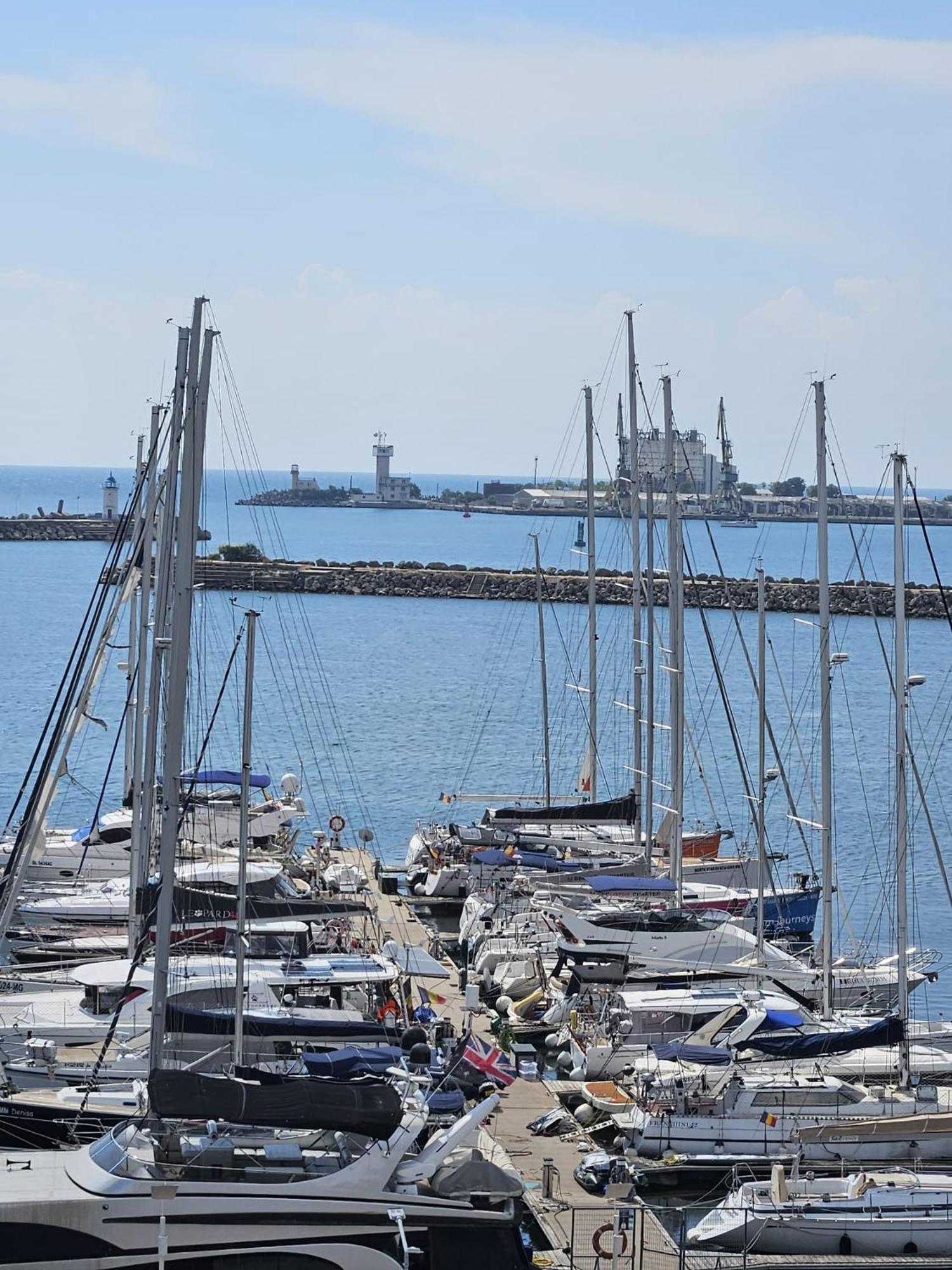 Blue Marina Sea View Mangalia Exterior foto